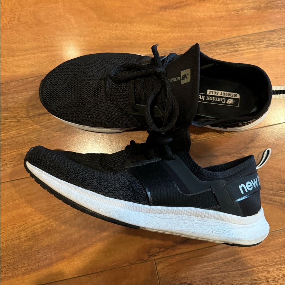 New Balance NRG black sneaker W8.5